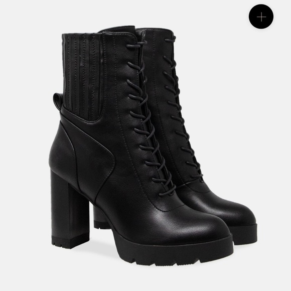 Black Vivorosa booties - Picture 4 of 5